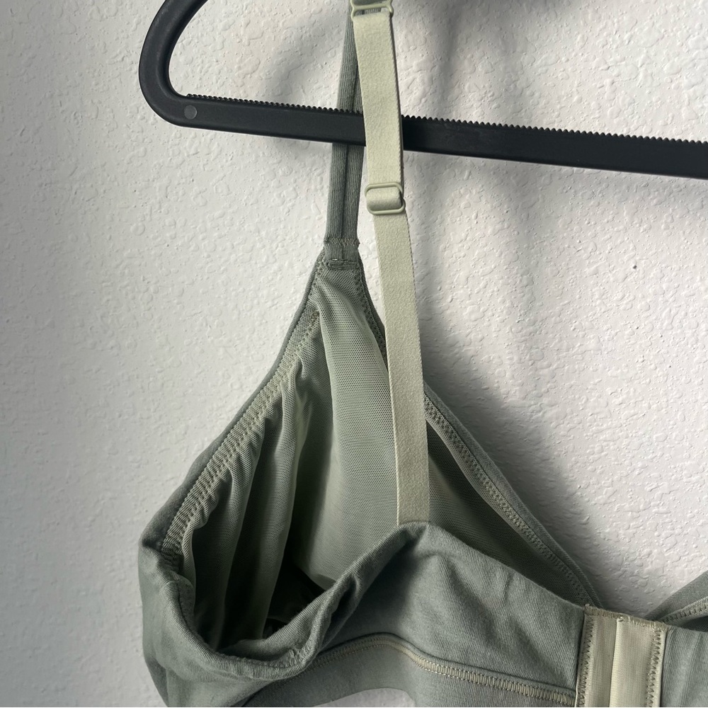 NWT SKIMS TRIANGLE BRALETTE- 4x Mineral - Picture 11 of 12